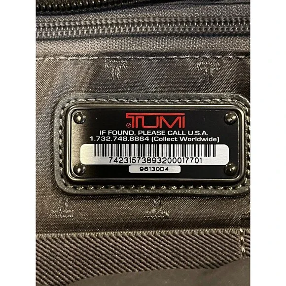 Vintage Tumi Leather Briefcase 96130D4 Messenger Bag 90s Executive Career Wear - Picture 9 of 16